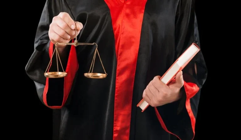 2547 Sayılı yükseköğretim kanunu master rehberi: Akademisyen ve öğrenci hakları.